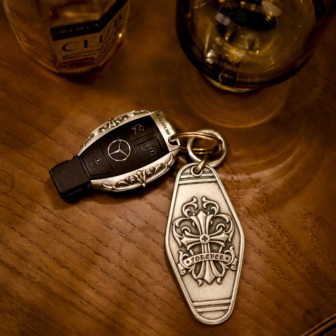 Fleur-de-Lis Crest Personalized Keychain